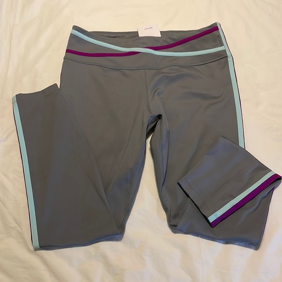NWT- Nike Women's Dri- Fit One Mid-Rise 7/8 Tights Size Large Gray - Picture 1 of 4